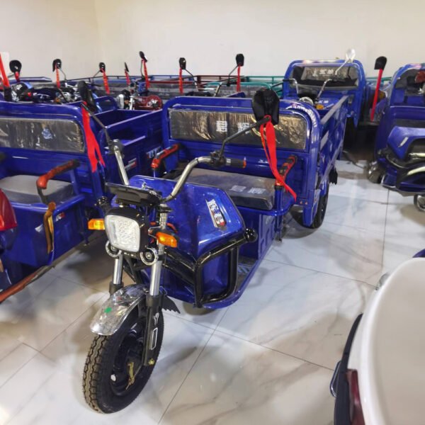 TRICICLU ELECTRIC, AUTONOMIE 50km, BENA 1,5M