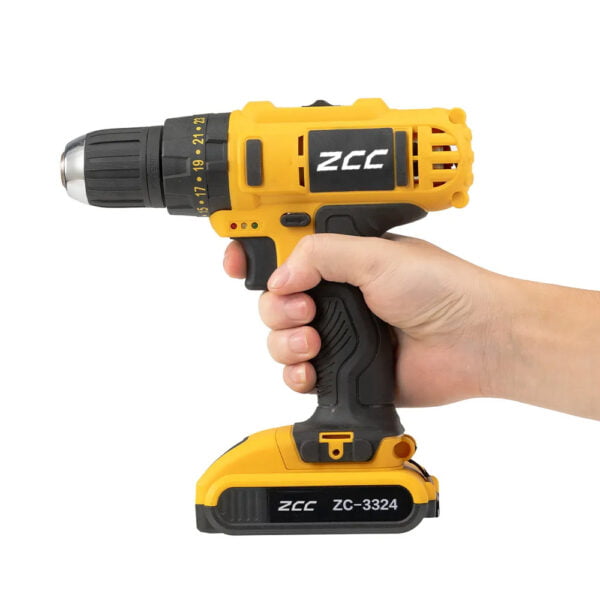 BORMASINA, 2 ACUMULATORI, 1 INCARCATOR