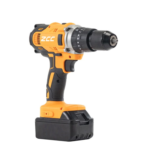 BORMASINA, 2 ACUMULATORI MARI, IN INCARCATOR